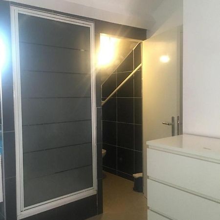 Room Near The Center With Bathroom And Kitchen Brussel Eksteriør bilde